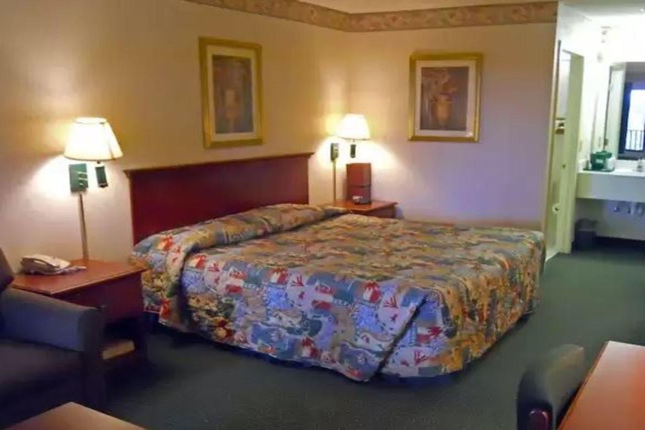 America'S Best Inn & Suites - Decatur Extérieur photo